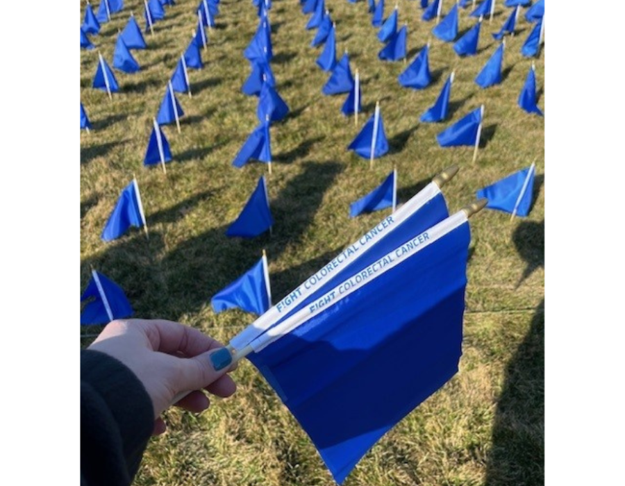 Blue nails and blue flags
